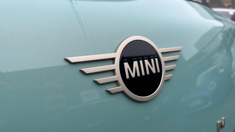 MINI Aceman 135kW E Classic 43kWh 5dr Auto Electric Hatchback